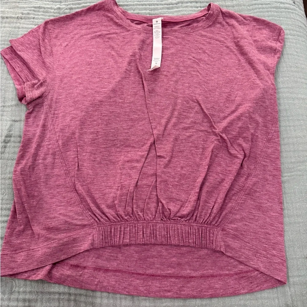 lululemon athletica sz 4 Short Notice Heathered Red Moss Rose Crop tee shirt - Picture 1 of 3
